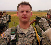 Aristide se p�ipravuje na seskok pad�kem